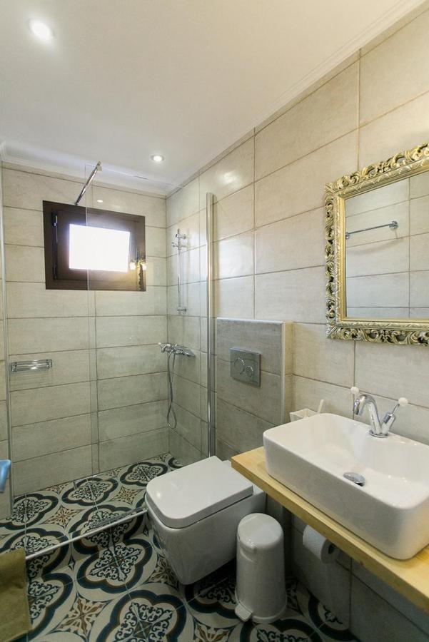 Frangeo Boutique Rooms Аспровалта Екстериор снимка